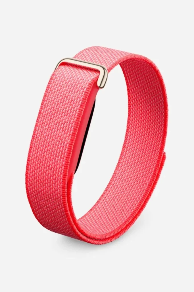 Fitbit Air design; Fitbit Air vs WHOOP strap