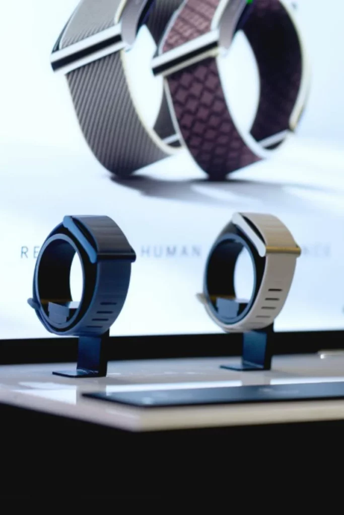 Luna band design; Luna band launch