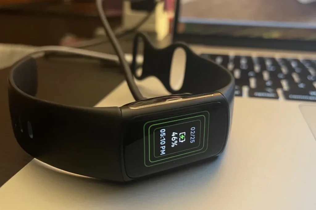 Fitbit Charge 6 Charging; Huawei Band 11 Pro vs fitbit charge 6