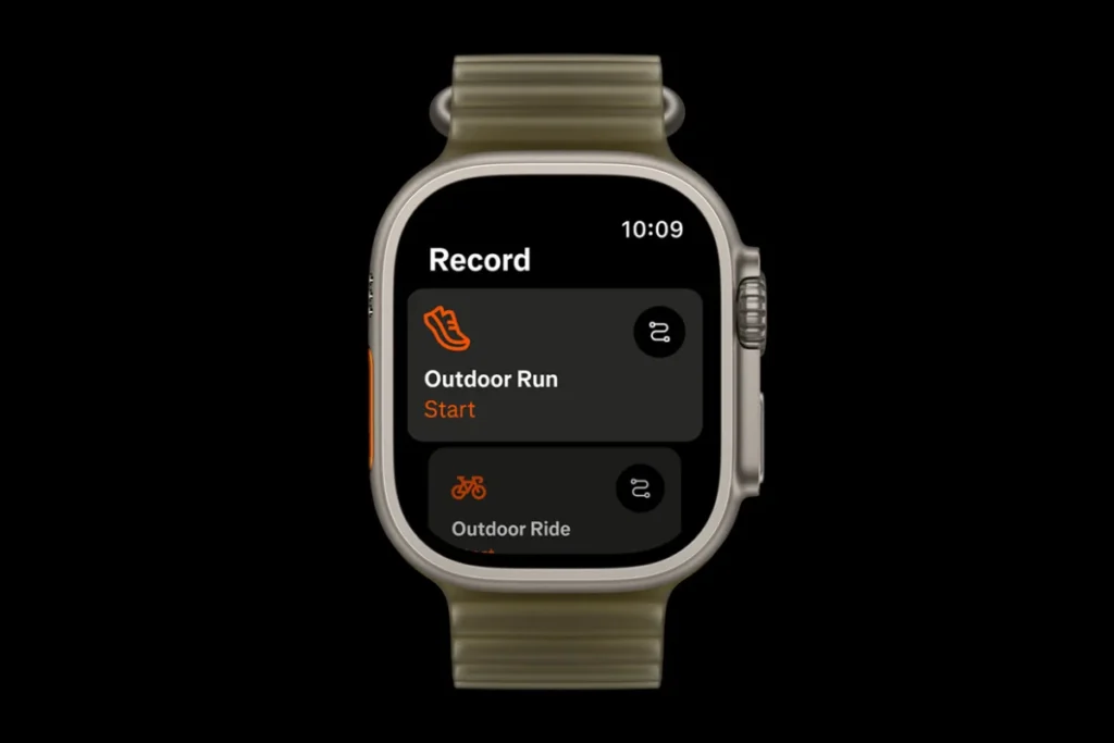 Apple Watch Ultra 4 Outdoor Run; Apple Watch Ultra 4