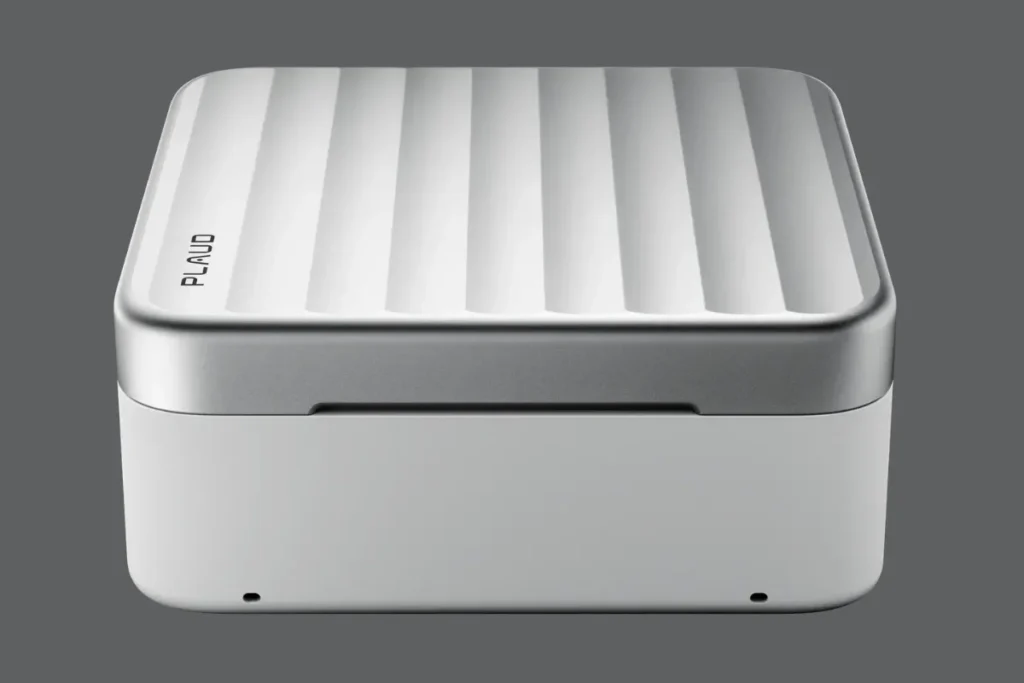 Plaud One charging case; Plaud One